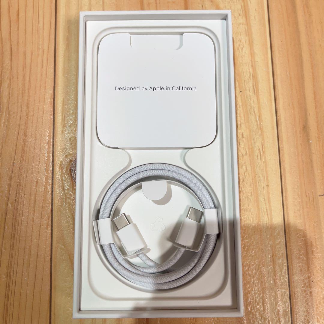 美品 SIMフリー 本体 iPhone 15 Pro 256 GB 585