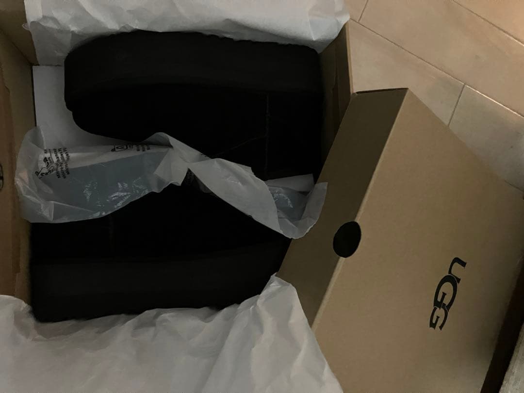 UGG Classic Ultra Mini Platform ブラック　美品