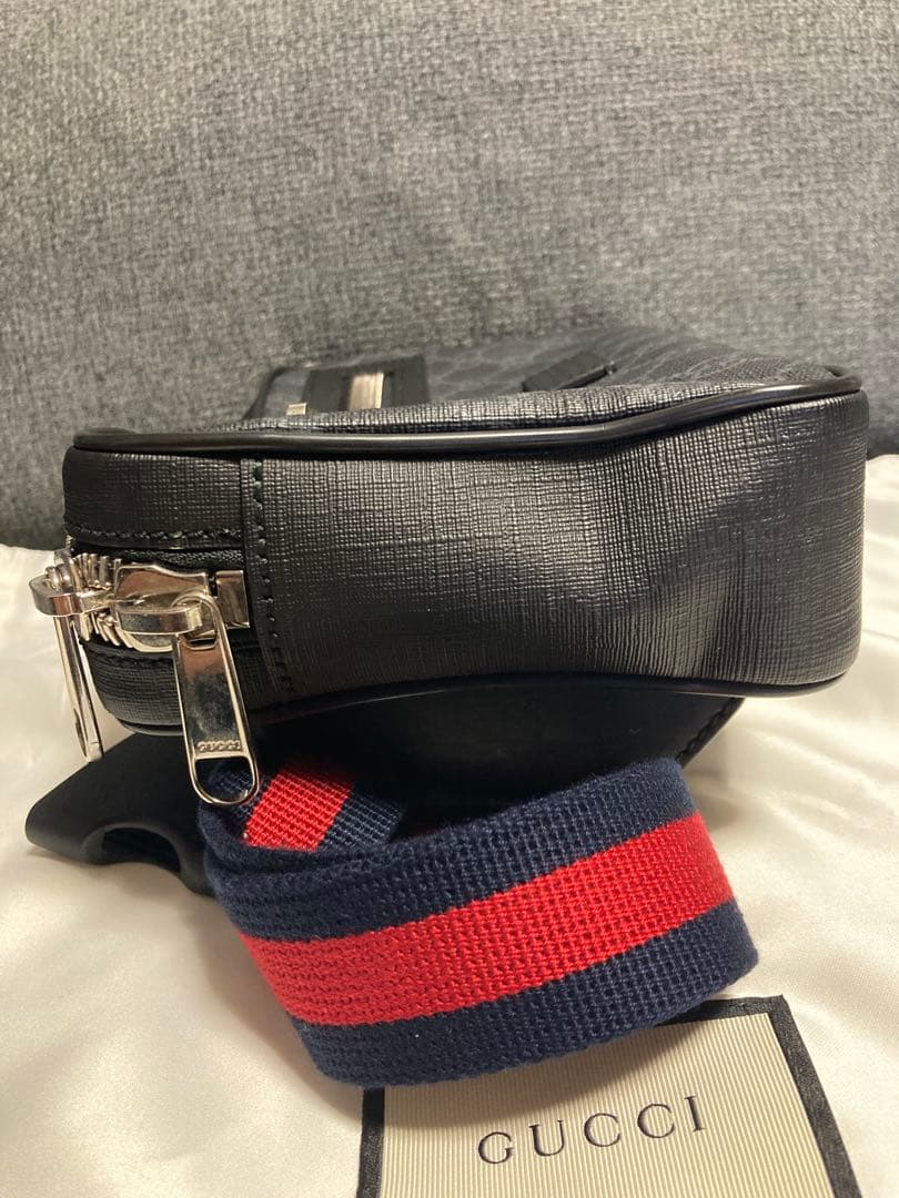 GUCCI グッチ GGスプリーム バッグ ボディバッグ ショルダーバッグ