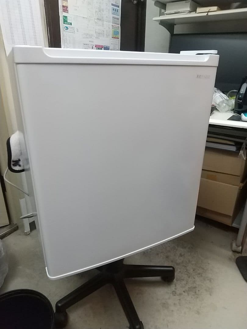 ホワイト冷蔵庫 YRZ-C05N ほぼ新品 ヤマダオリジナル