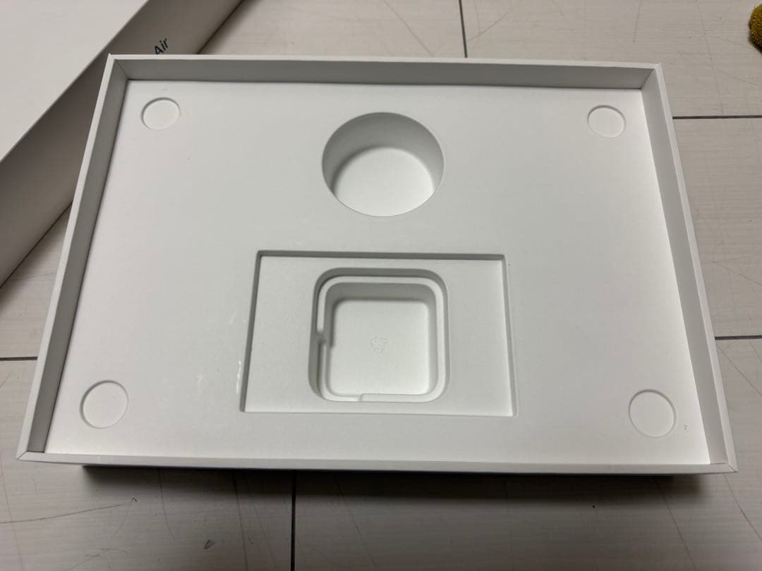 MacBook Air M1 A2337 ジャンク（8G/512G）