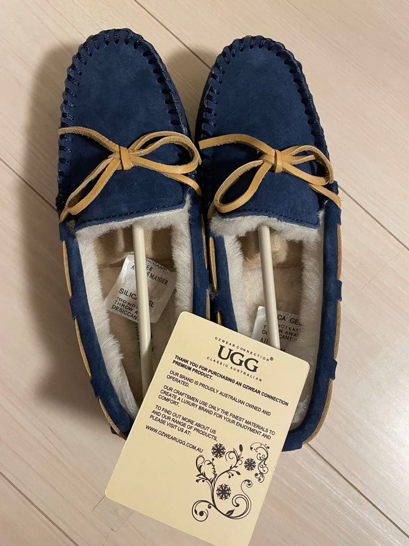 UGG ネイビー モカシン リボン付き