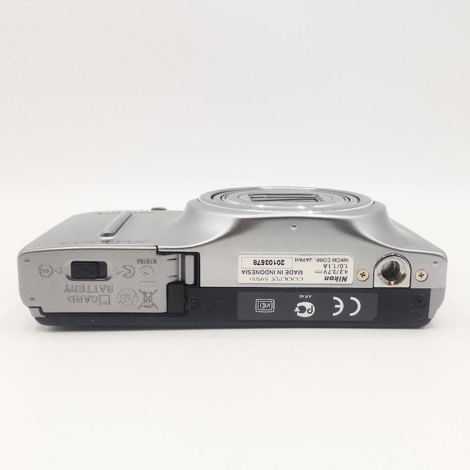 ★箱付★ Nikon COOLPIX S9500 シルバー コンデジ カメラ