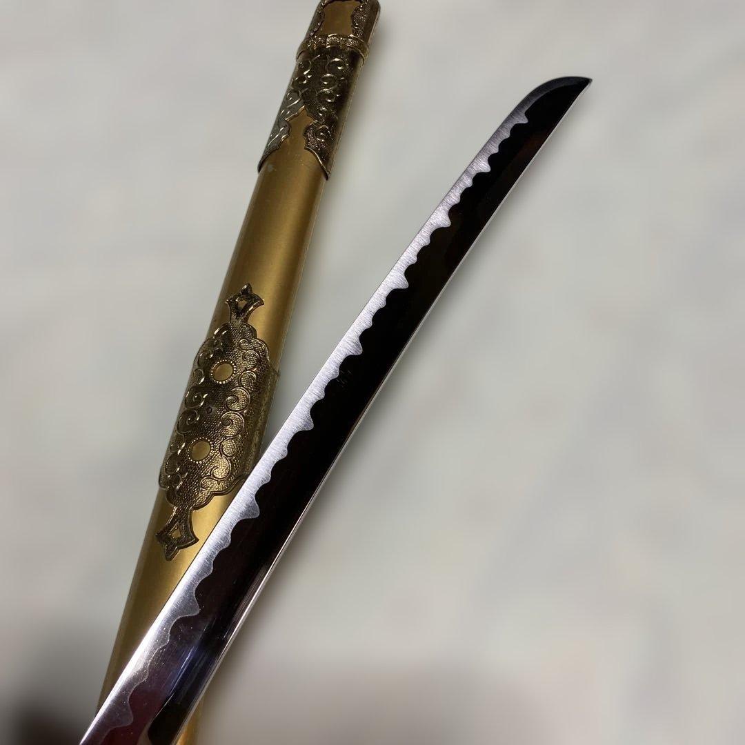 豪華版模造刀(刀袋付) 太刀造り 金茶柄 太刀型金鍔 金呂鞘