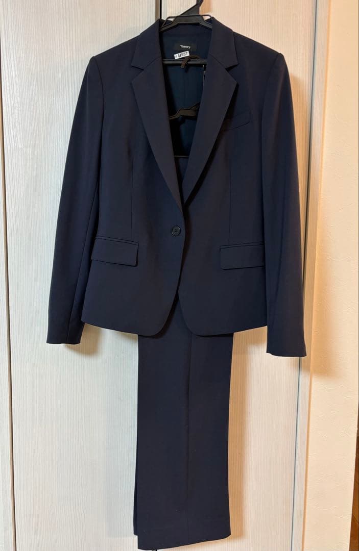 【美品】Theory セオリー　レディースパンツスーツセット　ネイビー　サイズ4