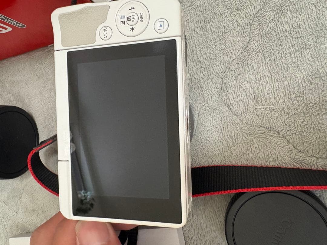 Canon EOS M10 ミラーレス一眼 本体