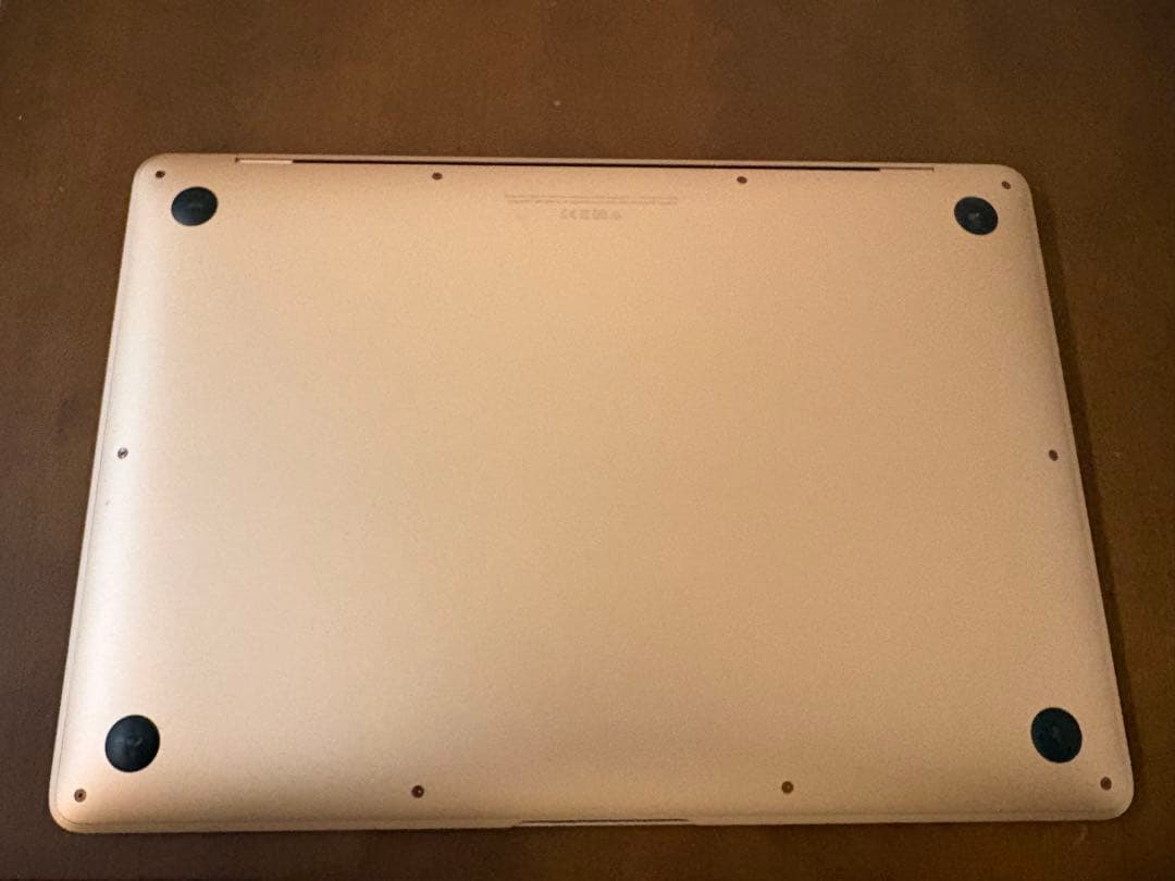 MacBook Air M1チップ搭載　13インチ