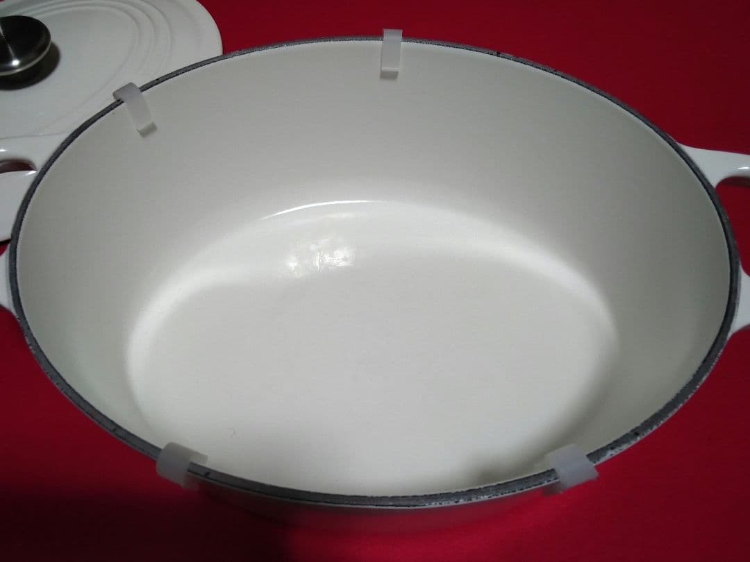 ル・クルーゼ 鋳鉄製　ホワイト　両手鍋 25cm　LE CREUSET　白