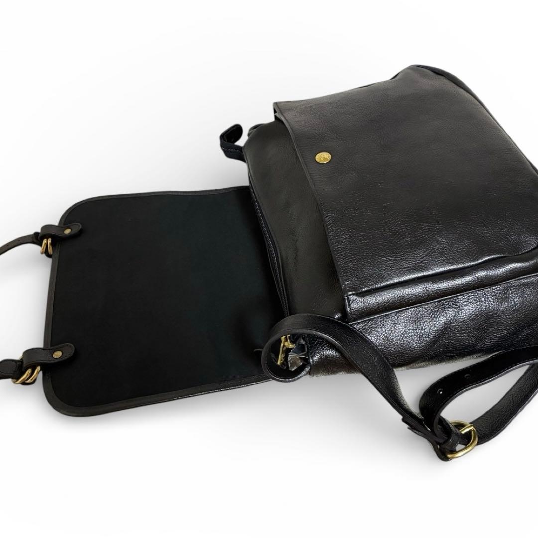 【でぐ様】　　イルビゾンテ 牛革ショルダーバッグ かぶせメッセンジャーバッグ