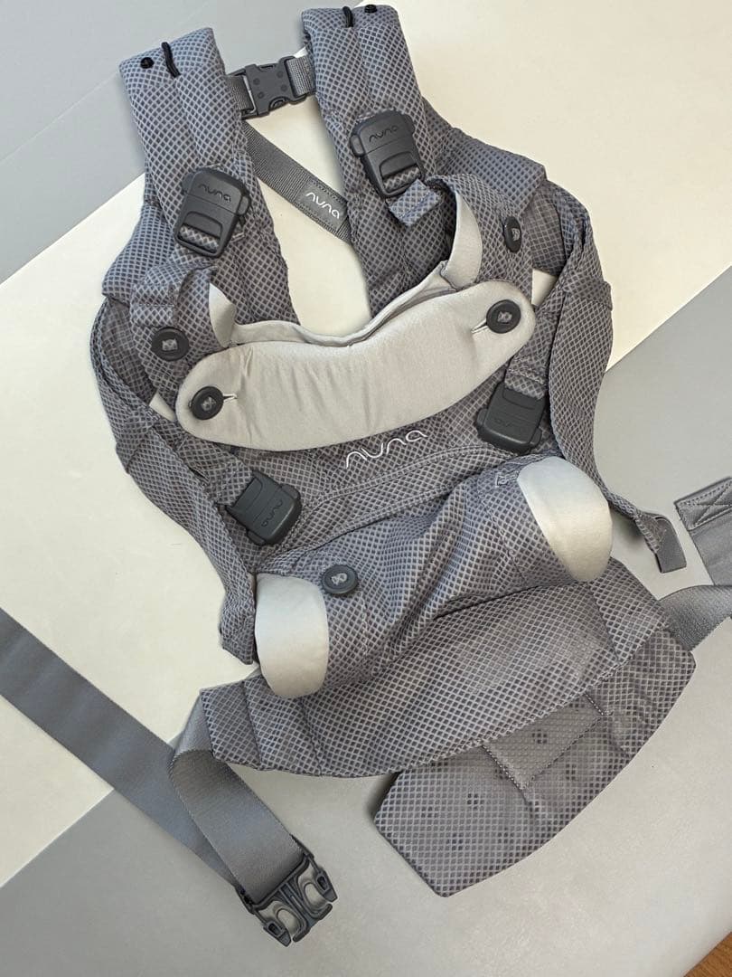 NUNA ヌナ カドルクリック 抱っこ紐 グレー