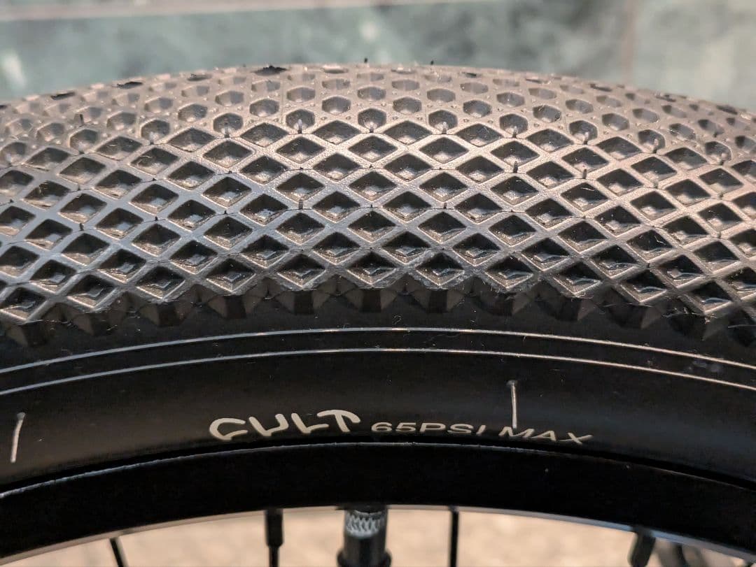 CULT GATEWAY BMX 20インチ