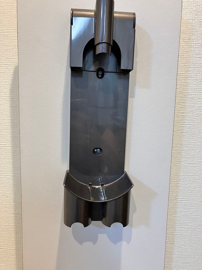 Dyson SV10 v8 fluffy extra 本体とアタッチメント