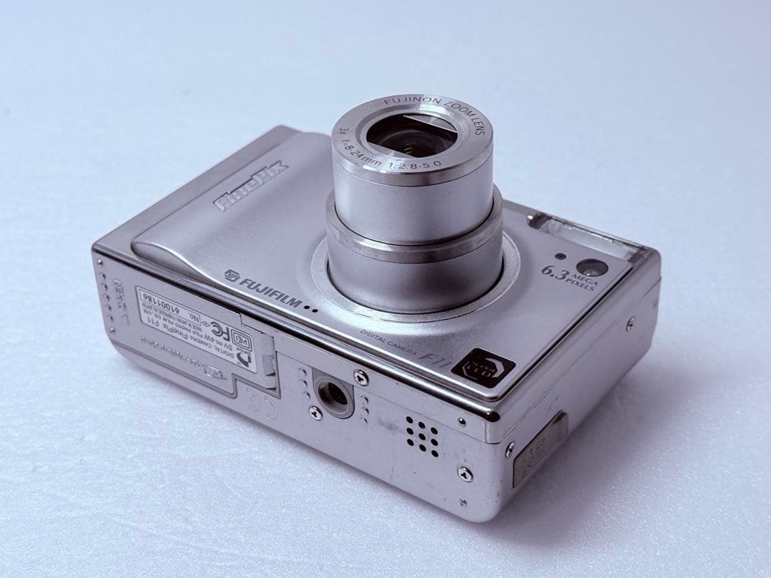 Fujifilm FinePix F11 コンパクトデジタルカメラ