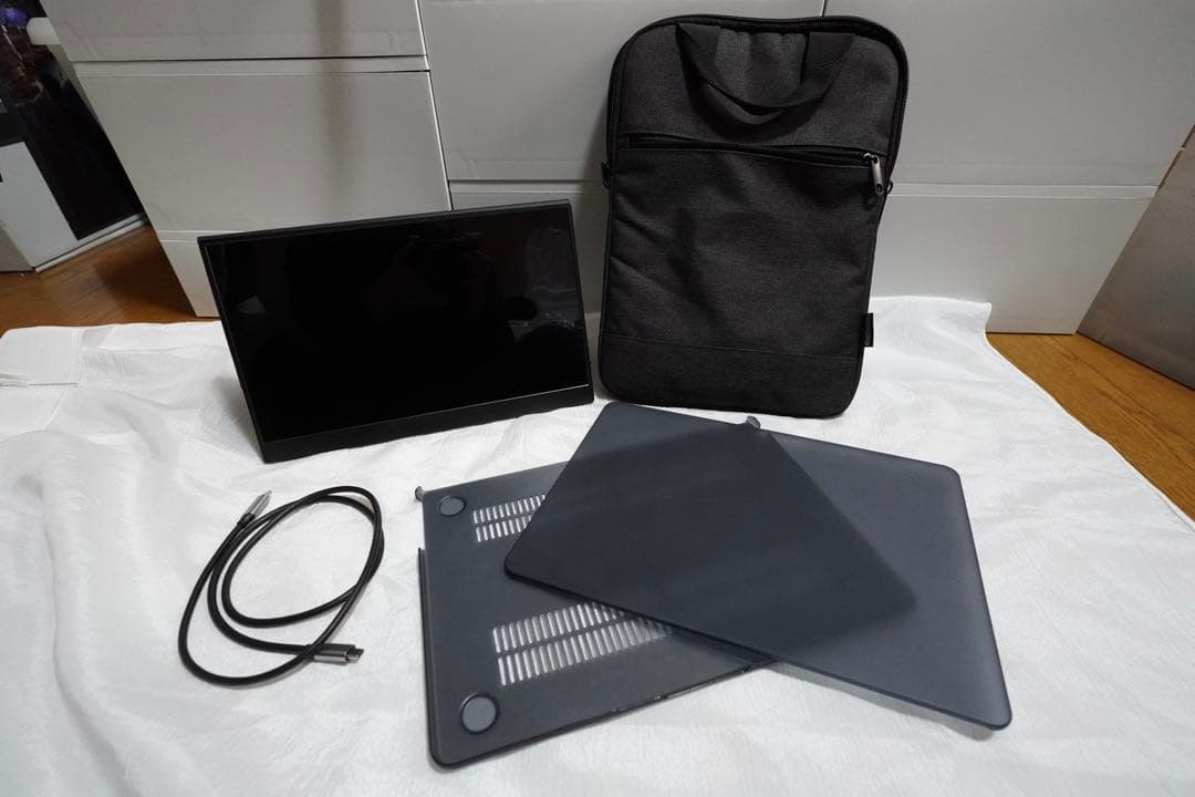 【ほぼ未使用】M2 MacBook Air持ち運びセット　モバイルモニター付き