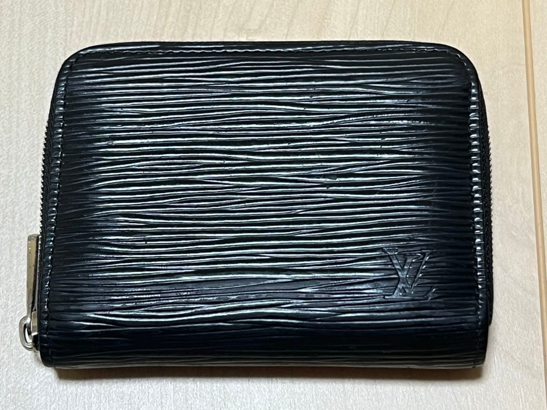 LOUIS VUITTON ルイ ヴィトン ジッピー パース エピ
