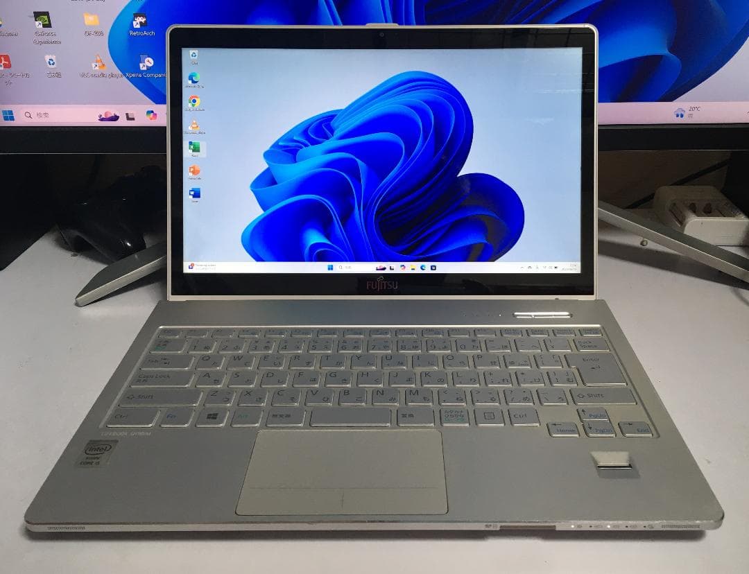 富士通 LIFEBOOK SH90/M Windows11
