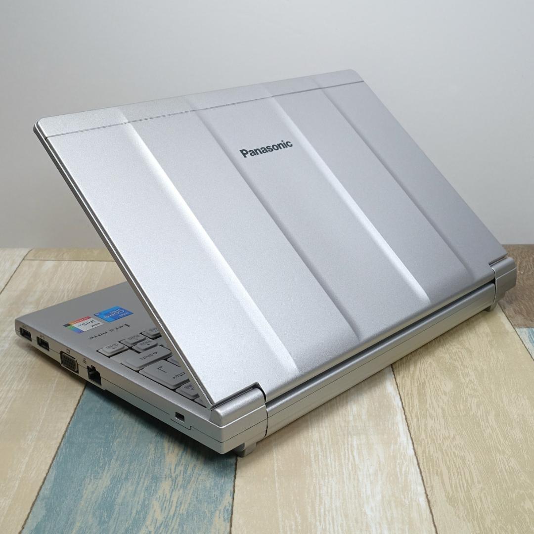 極美品の軽量モバイル✨１１世代コアｉ５に超高速で新品のＳＳＤ１ＴＢ＆１６Ｇメモリ