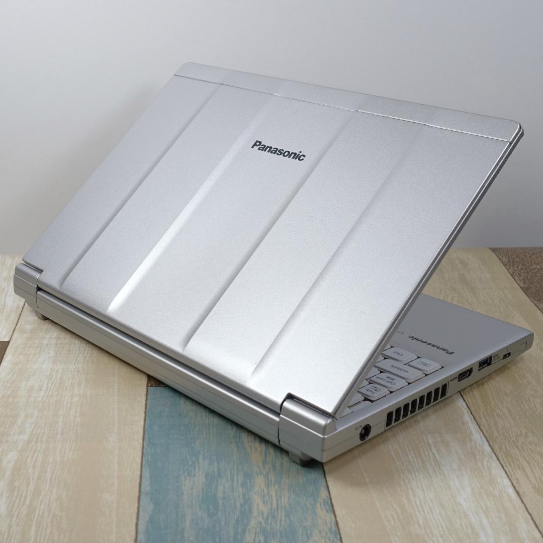 極美品の軽量モバイル✨１１世代コアｉ５に超高速で新品のＳＳＤ１ＴＢ＆１６Ｇメモリ