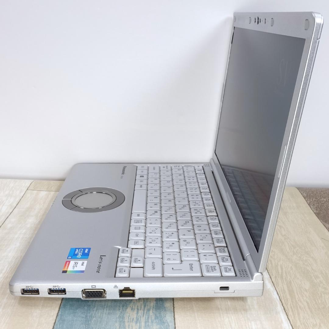 極美品の軽量モバイル✨１１世代コアｉ５に超高速で新品のＳＳＤ１ＴＢ＆１６Ｇメモリ