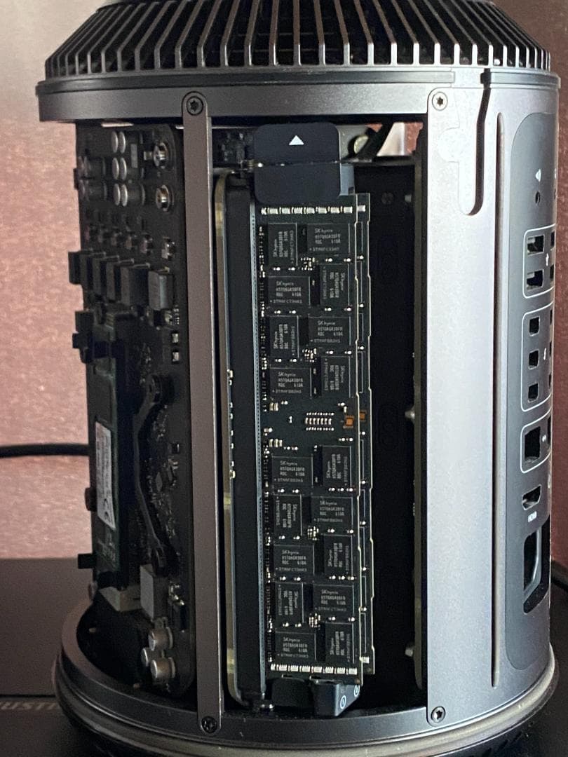 人*ブ様 Apple Mac Pro（Late 2013）CS6最適環境／NVM