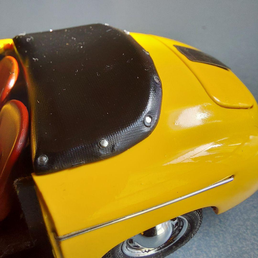 ポルシェ 356 イエロー オープンカー