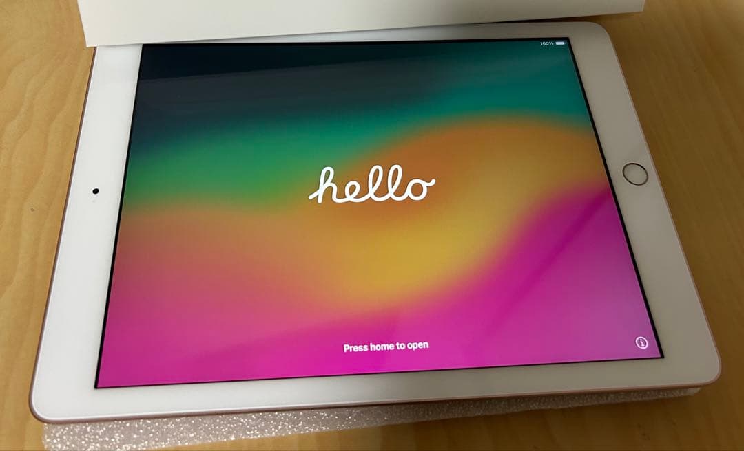 iPad 9.7インチ Wi-Fiモデル 32GB MRJN2J/A ゴールド