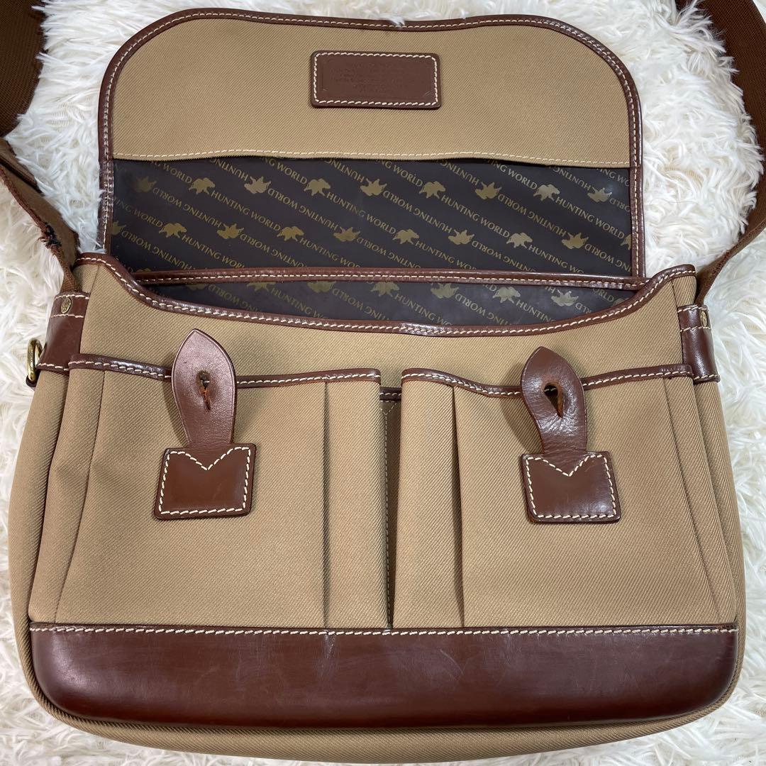 ハンティングワールド メッセンジャーバッグ カーキ