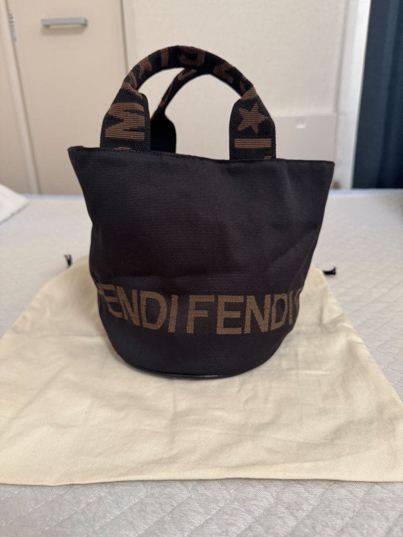 【未使用品】FENDI カバンM29 【期間限定値下げ】