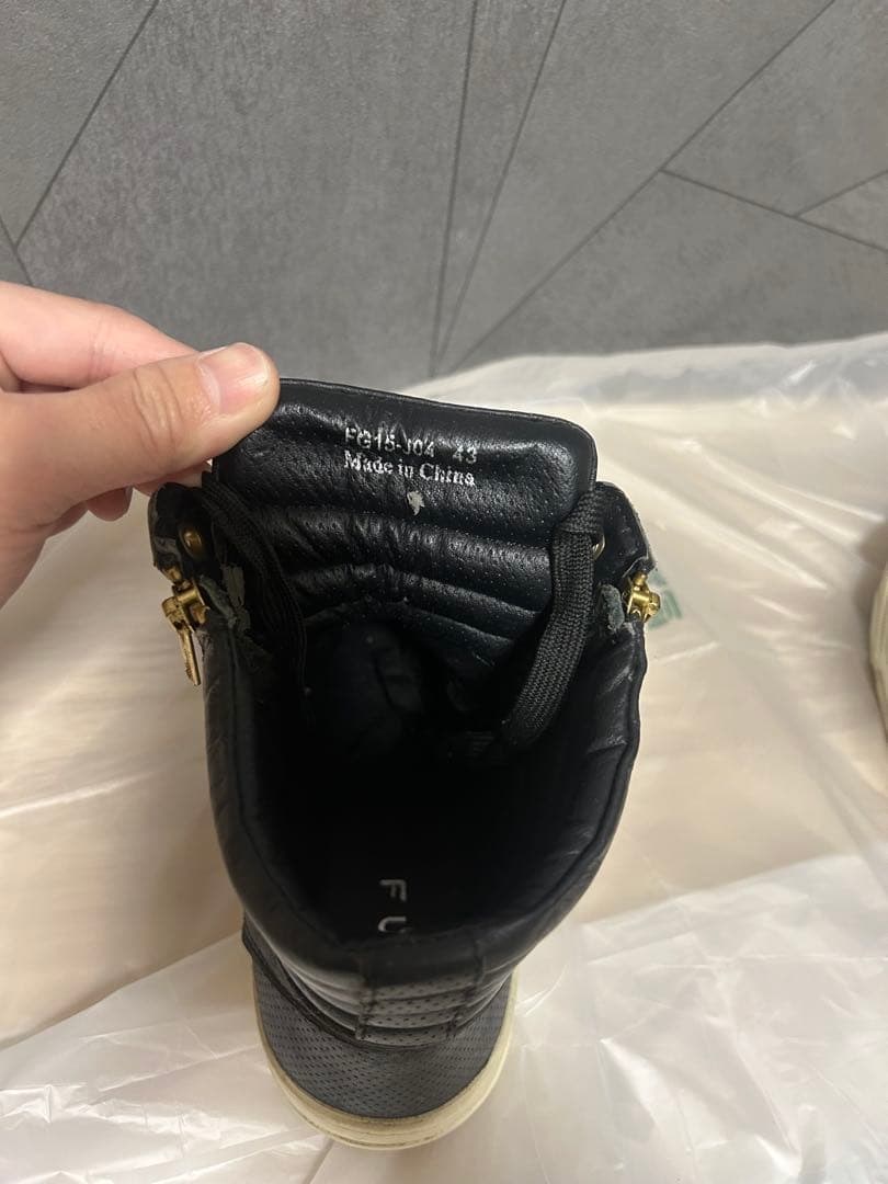 FUGA ハイカットスニーカー　本革　サイドジップ　スニーカー