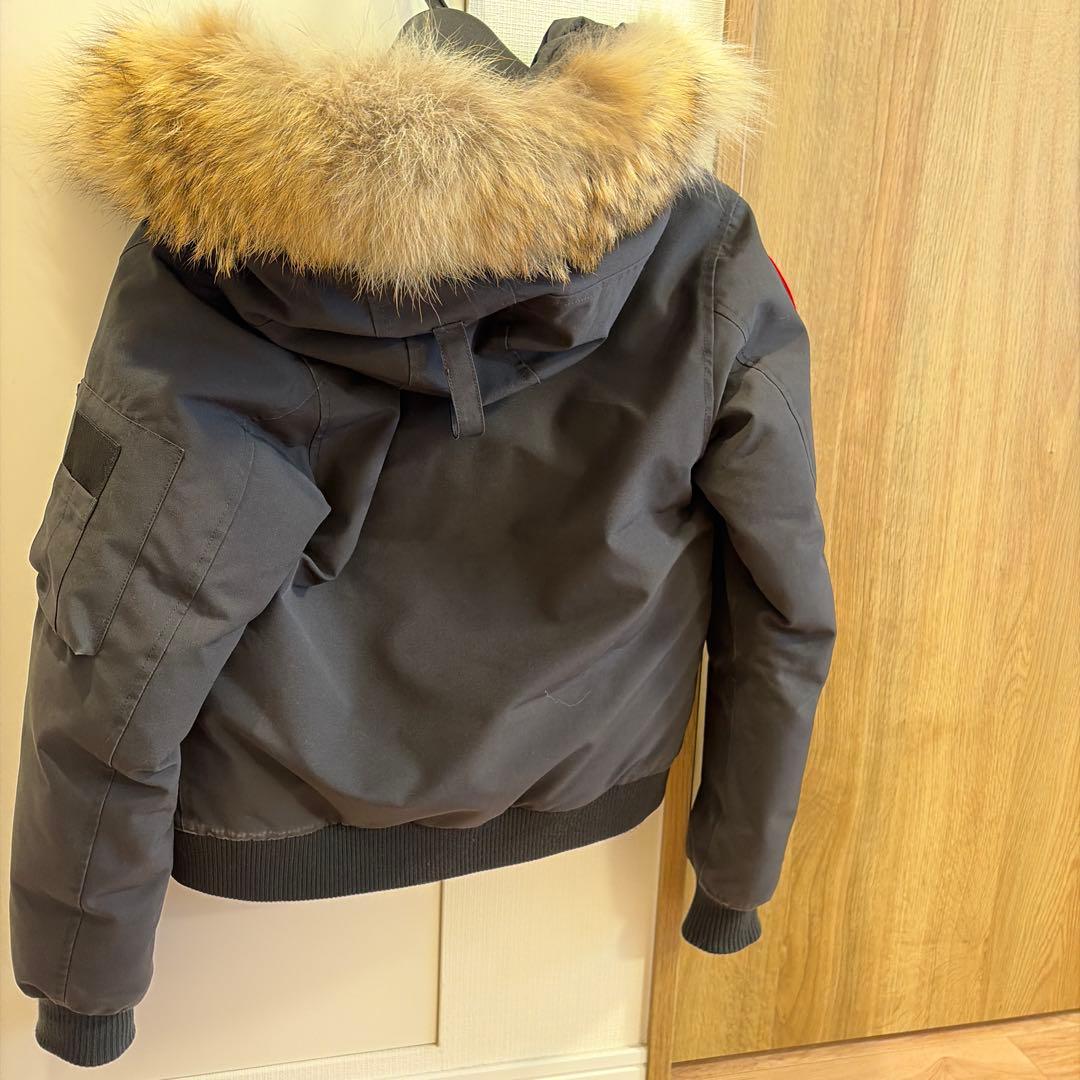 ファー付きブラックダウンジャケット