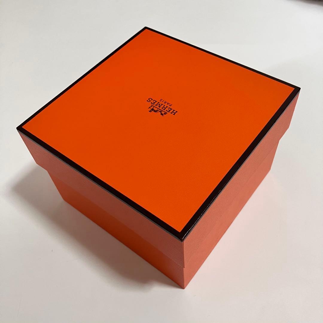 極美品　エルメス　腕時計　ケース　空箱　現行品　保証書　取扱説明書付き