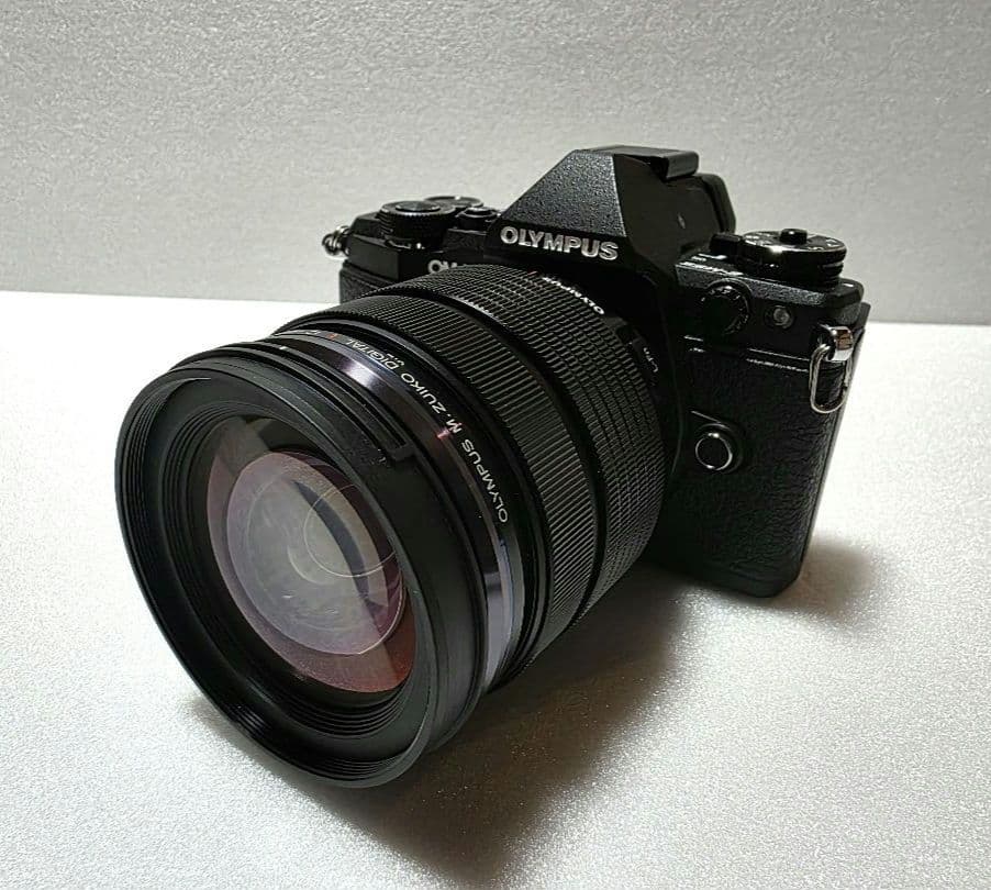 デジタルカメラ OLYMPUS OM-D E-M5 Mark II 12-40mm F2.8