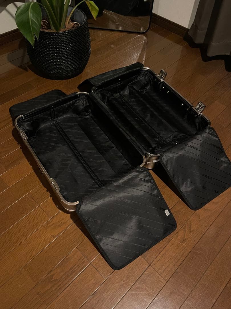 ZERO HALLIBURTON キャリーケース【TSAロック 】