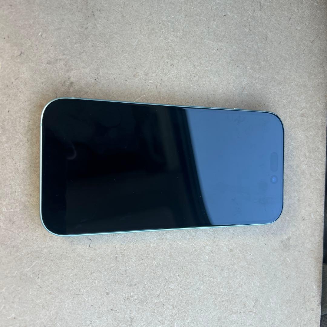 Apple iPhone 15 正規品　美品　バッテリー残量100% 箱無し