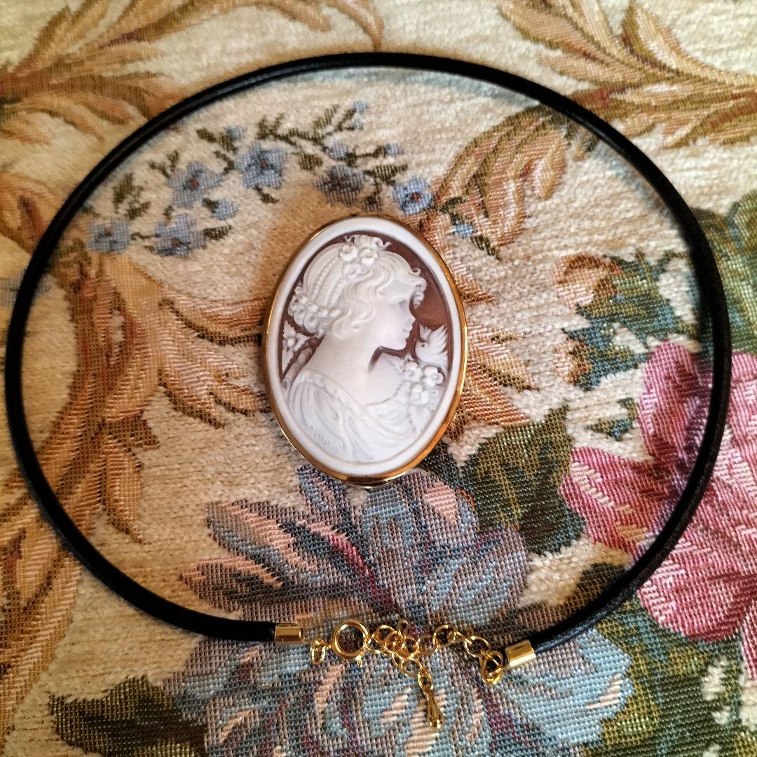 K18カメオ　シェル❛小鳥と少女❜モチーフ　ブローチ・ネックレス両用　他未使用