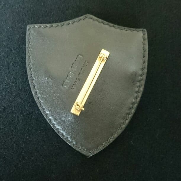 miu miu ブローチ