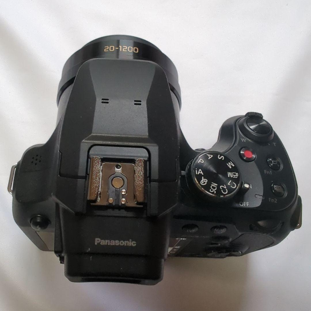 ほぼ新品　Panasonic LUMIX DC-FZ85D　＋カード、バック