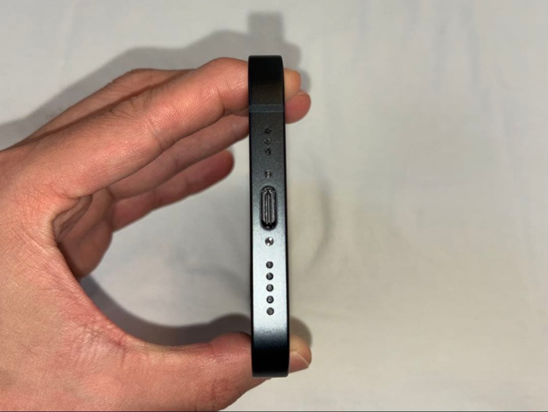 極美品 iPhone 16e 128GB ブラック 付属品完備