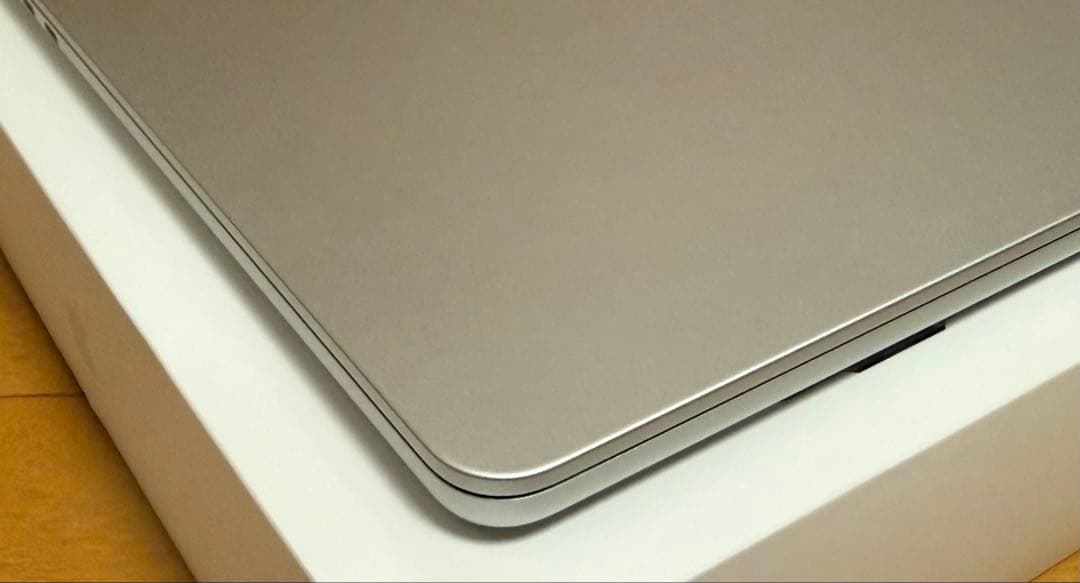 半使用近いMacbook Air M2-16-256-Office付き