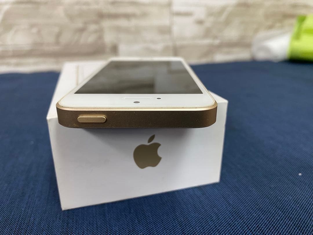 iPhone SE 第1世代16GB ゴールド　バッテリー容量93%