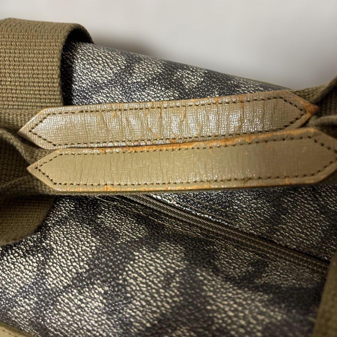 イヴサンローラン　ボストンバッグ　ジラフ柄　肩掛け　大容量　PVC 旅行バッグ