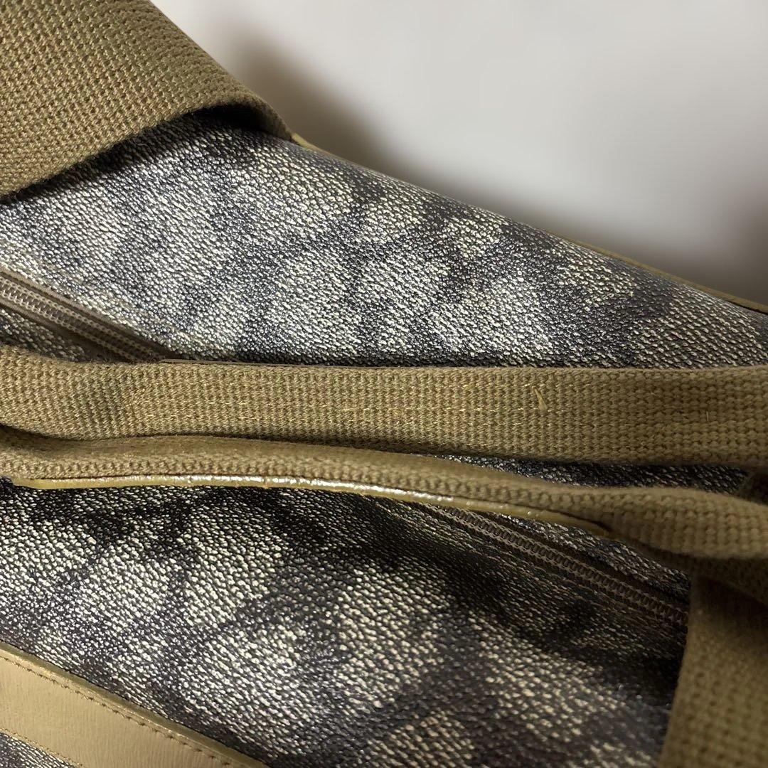 イヴサンローラン　ボストンバッグ　ジラフ柄　肩掛け　大容量　PVC 旅行バッグ