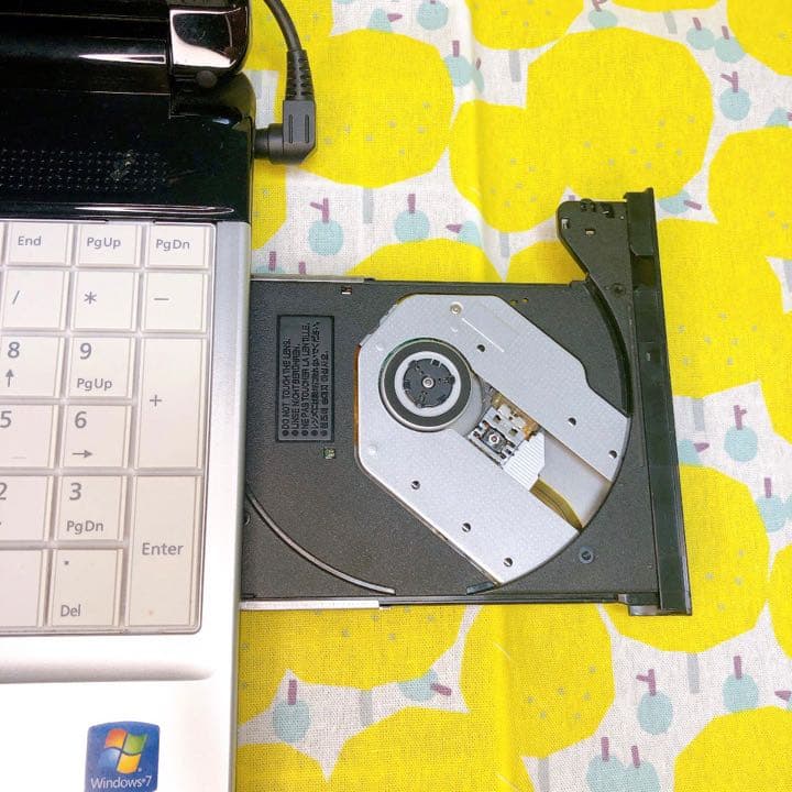 *59❤️進学や就職の準備に✨カンタンすぐ使える♫オシャレなノートパソコン