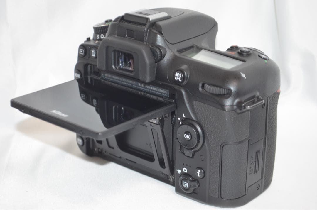 滅多にないシャッター数2000回以下 Nikon D7500☆Wi-Fi搭載