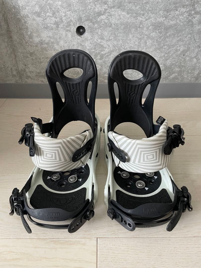 FLUX PR ビンディング ホワイト/ブラック S スノーボード バイン