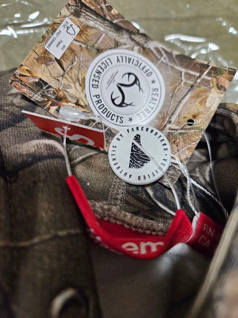 Supreme パーカー リアルツリー Mサイズ 2025FW