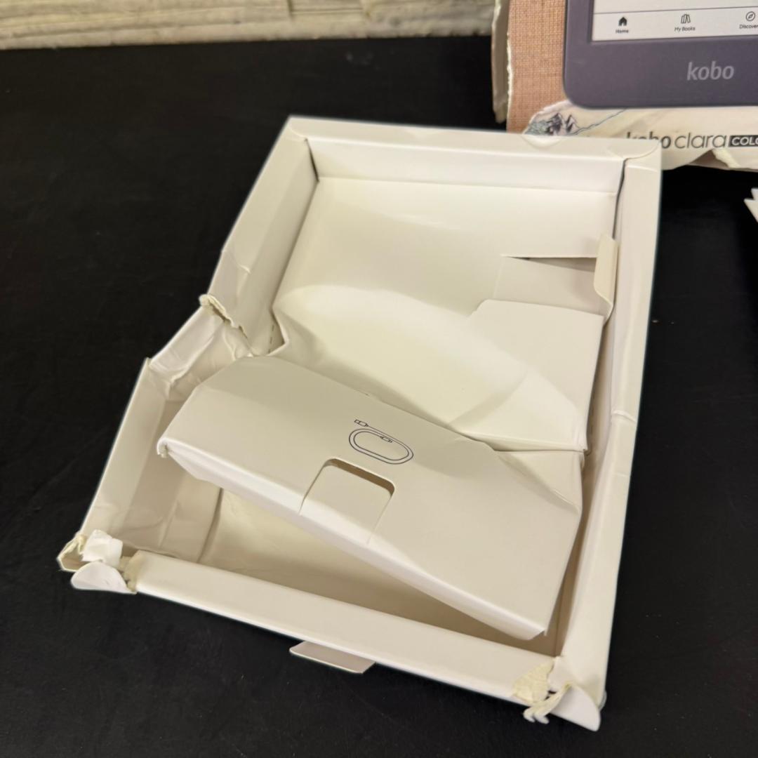 ☆☆未使用に近い　電子書籍リーダー　kobo clara colour　16GB