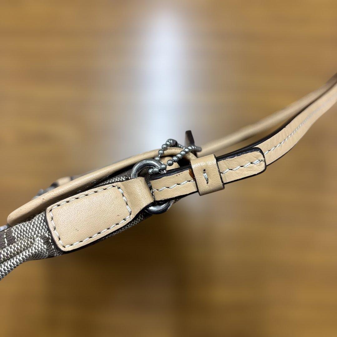 美品　コーチ アクセサリーポーチ ワンショルダー シグネチャー 6348