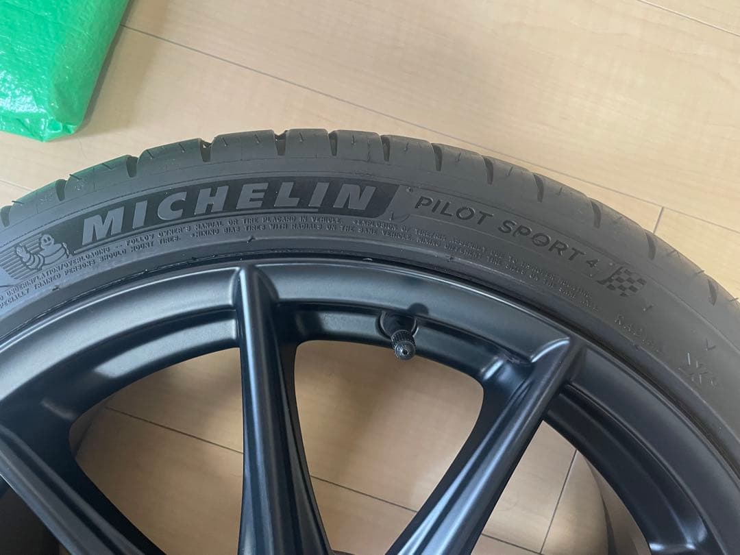 【送料込み】GR86 RZ純正ホイール 4本セット 純正タイヤ付き