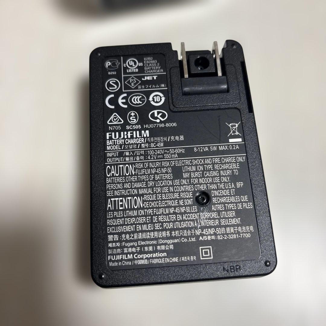 富士フィルム　FUJIFILM FinePix Z30